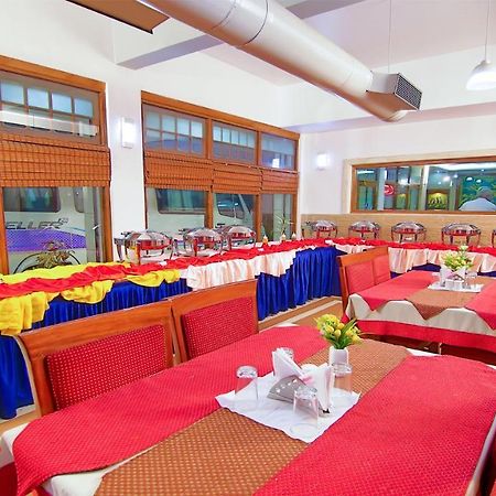 Hotel Excellency Kochi Ngoại thất bức ảnh