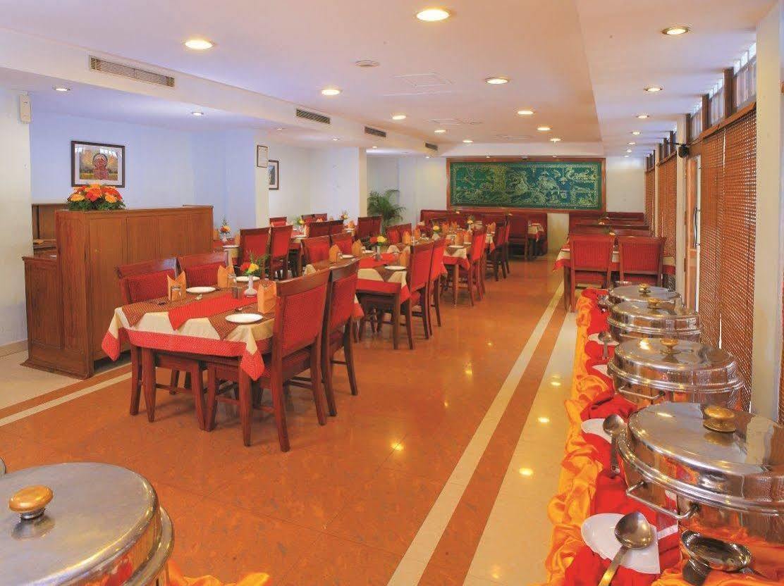 Hotel Excellency Kochi Ngoại thất bức ảnh