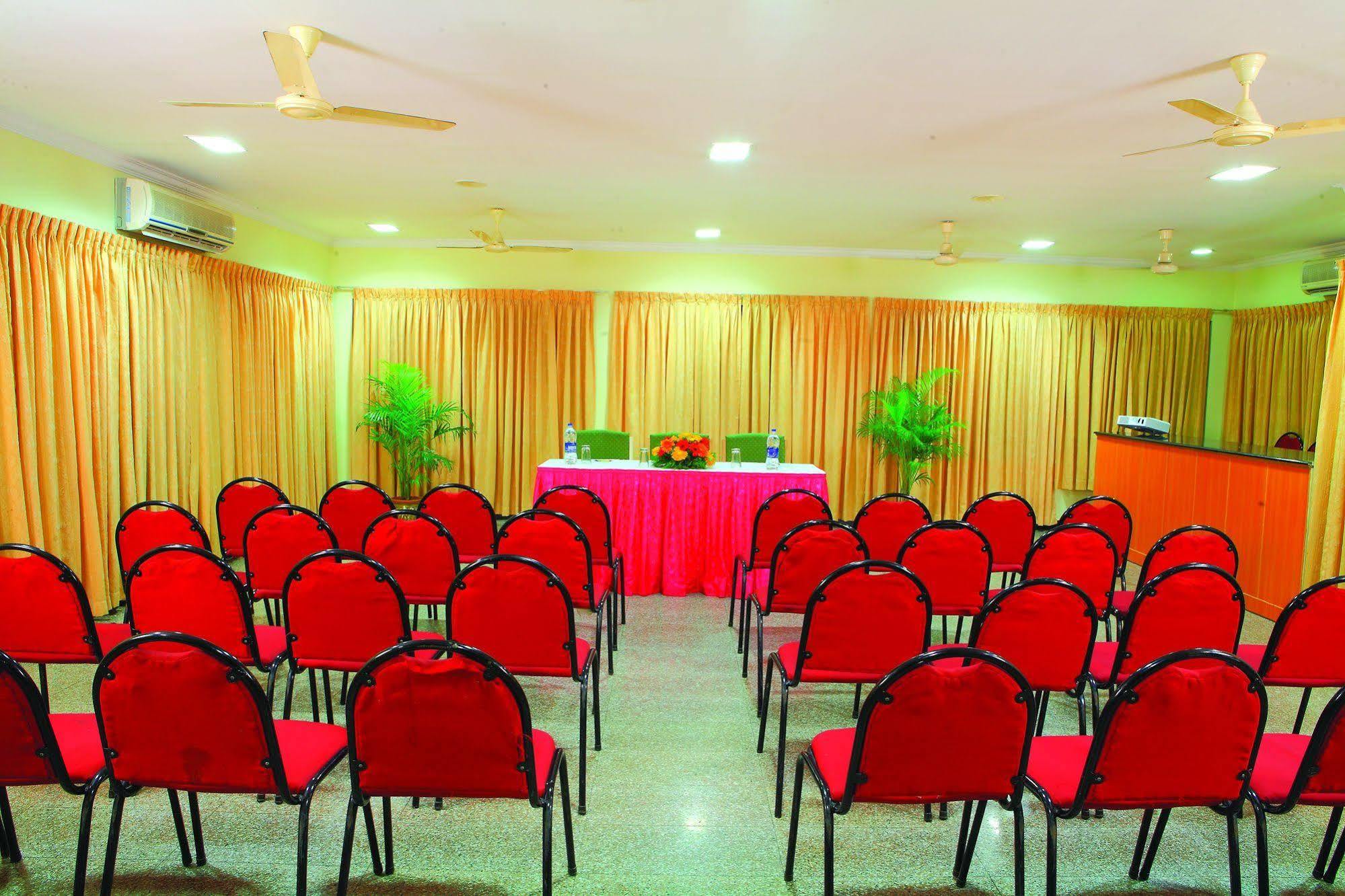 Hotel Excellency Kochi Ngoại thất bức ảnh