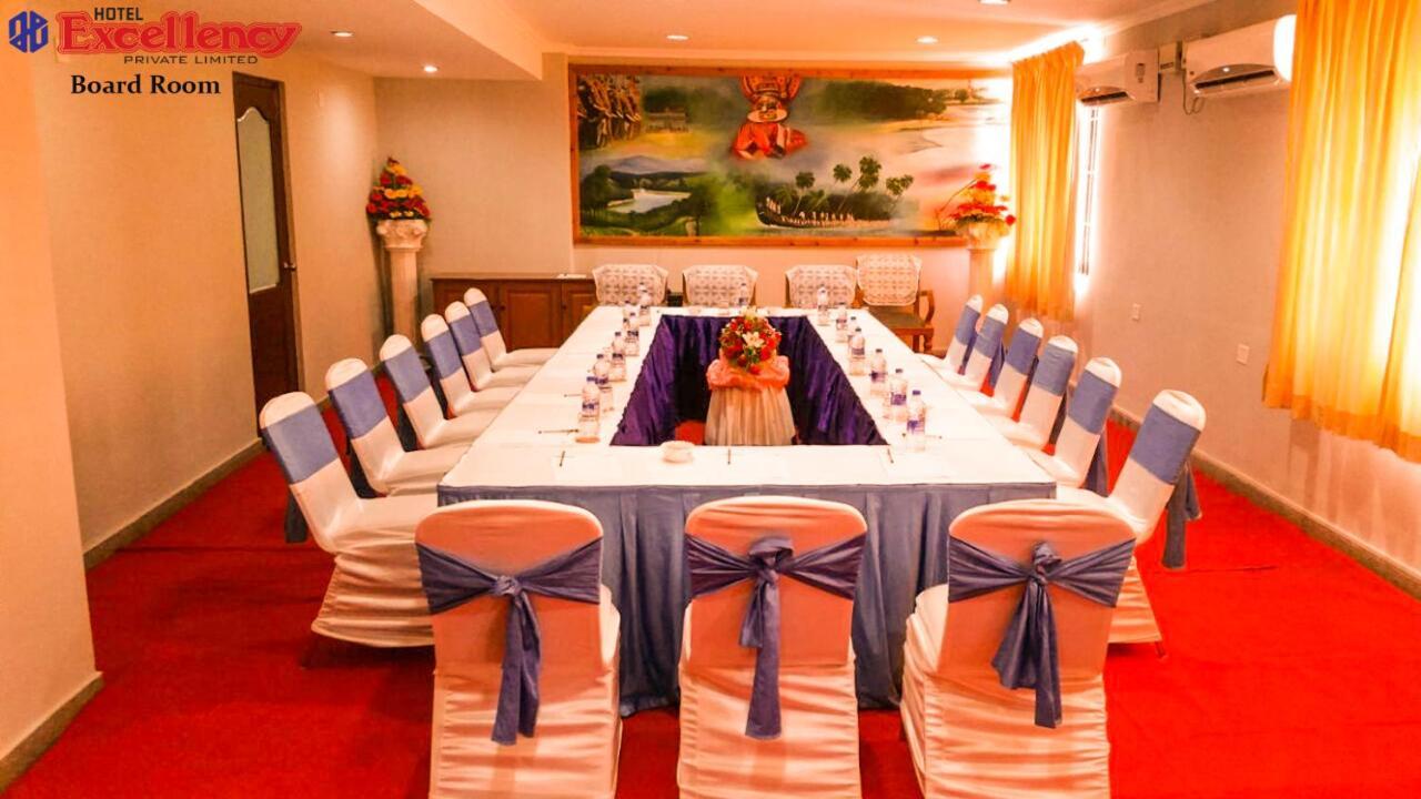 Hotel Excellency Kochi Ngoại thất bức ảnh
