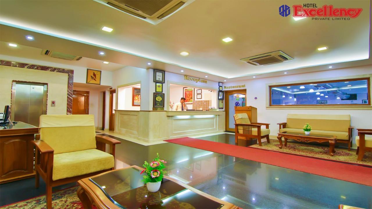 Hotel Excellency Kochi Ngoại thất bức ảnh