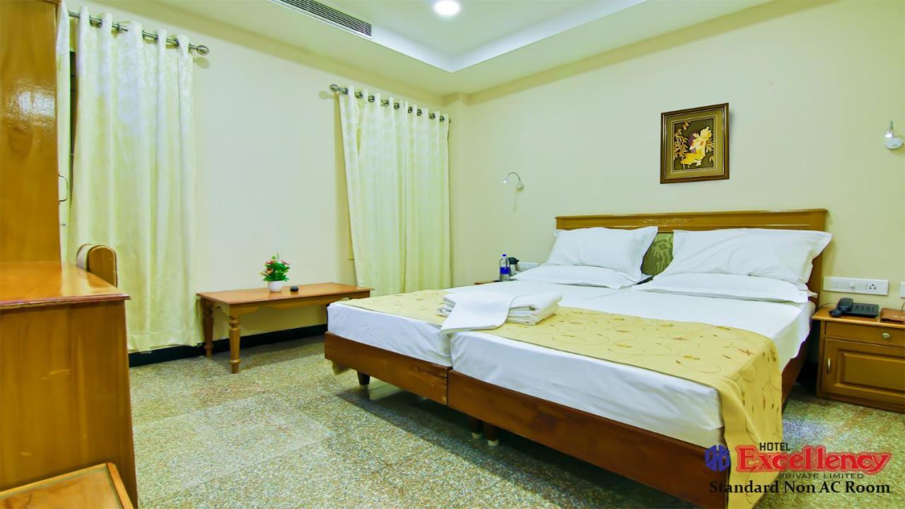 Hotel Excellency Kochi Ngoại thất bức ảnh