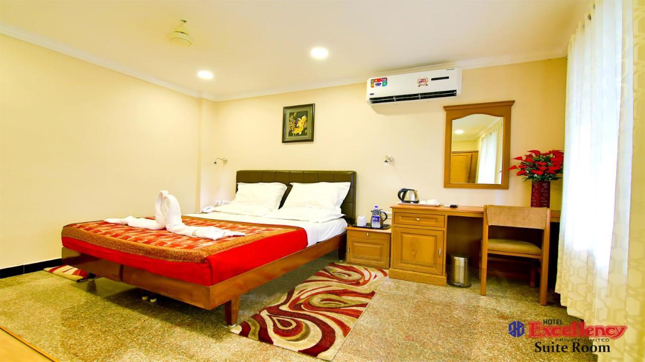 Hotel Excellency Kochi Ngoại thất bức ảnh