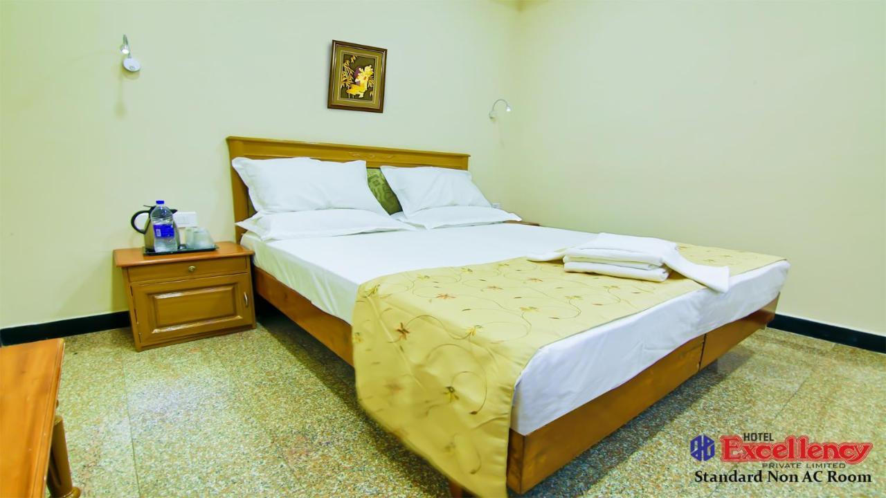 Hotel Excellency Kochi Ngoại thất bức ảnh